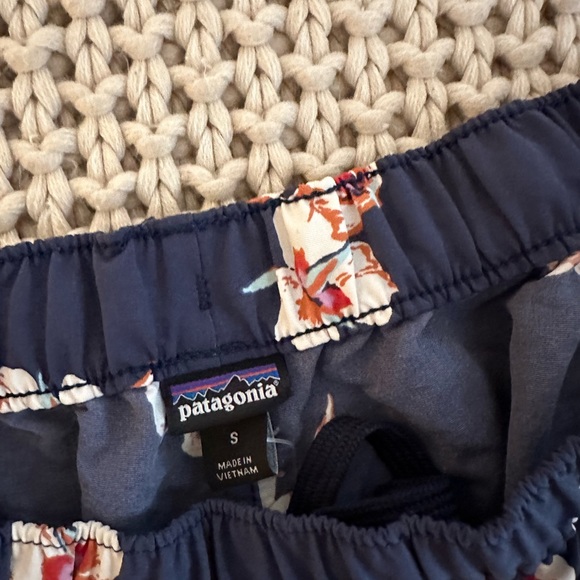 Patagonia shorts - Picture 2 of 2